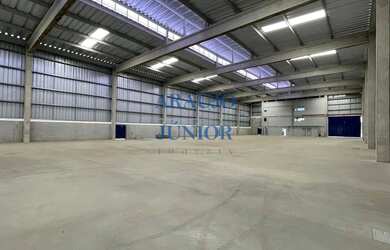 Imagem: O depósito possui 5 Vagas na garagem, 3.600m² de Área e