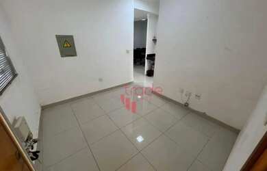 Imagem: O depósito possui 5 Vagas na garagem e 66m² de Área e está