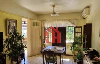 Imagem: A casa possui 5 Dormitórios, 4 Banheiros, 3 Vagas na garagem