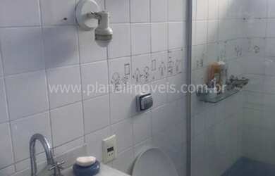 Imagem: A casa possui 3 Dormitórios, 3 Banheiros, 4 Vagas na garagem