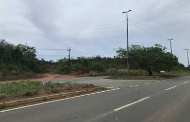 Imagem: O terreno possui 33.000.000m² de Área e está localizado