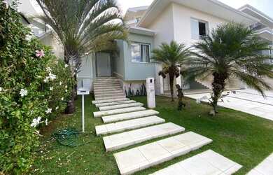 Imagem: A casa em condomínio possui 3 Dormitórios, 4 Banheiros, 5