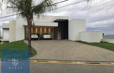 Imagem: A casa em condomínio possui 4 Dormitórios, 5 Banheiros, 5