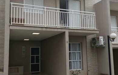 Imagem: A casa em condomínio possui 3 Dormitórios, 3 Banheiros, 2