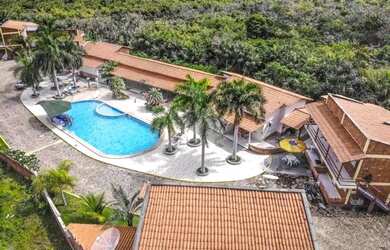 Imagem: A casa possui 1 Dormitório, 2 Vagas na garagem, Imóvel mobiliado