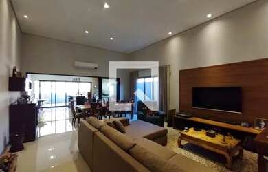 Imagem: A casa em condomínio possui 3 Dormitórios, 5 Banheiros, 2