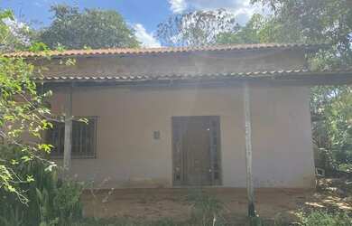 Imagem: A casa possui 1 Dormitório, 1 Banheiro, 1 Vaga na garagem e