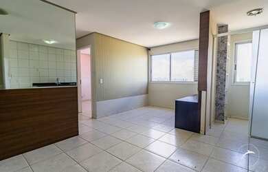 Imagem: O apartamento possui 2 Dormitórios, 1 Banheiro, 1 Vaga na garagem