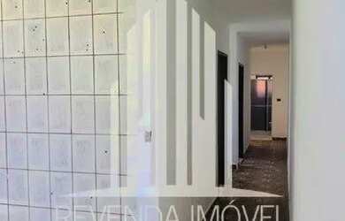 Imagem: A casa possui 2 Dormitórios, 2 Banheiros, 2 Vagas na garagem