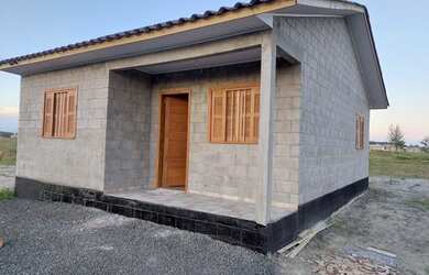 Imagem: A casa para alugar possui 2 Dormitórios, 2 Banheiros, 2 Vagas