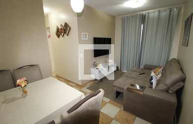 Imagem: O apartamento possui 2 Dormitórios, 1 Banheiro, 1 Vaga na garagem