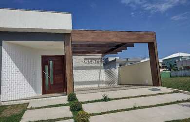 Imagem: A casa em condomínio possui 3 Dormitórios, 1 Banheiro, 2 Vagas