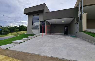 Imagem: A casa em condomínio possui 3 Dormitórios, 4 Banheiros, 4