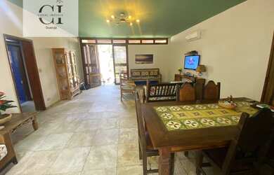 Imagem: A casa possui 2 Dormitórios, 2 Banheiros, 2 Vagas na garagem