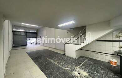 Imagem: O depósito possui 220m² de Área e está localizado em Lourdes