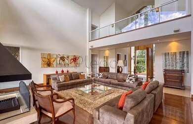 Imagem 9: Sobrado à venda e para locação com 6 suítes no Fazenda da Grama, em...