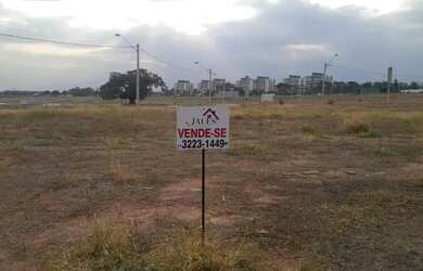 Imagem: O terreno possui 200m² de Área, Imóvel novo e está localizado