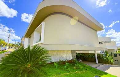 Imagem: A casa em condomínio possui 3 Dormitórios, 5 Banheiros, 3