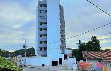 Imagem: O apartamento possui 2 Dormitórios, 2 Banheiros, 2 Vagas na