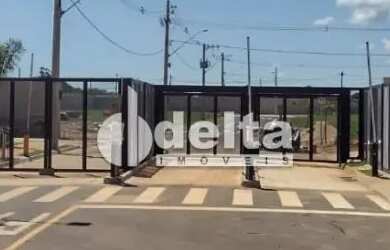 Imagem: O terreno possui 275m² de Área e está localizado em Grand