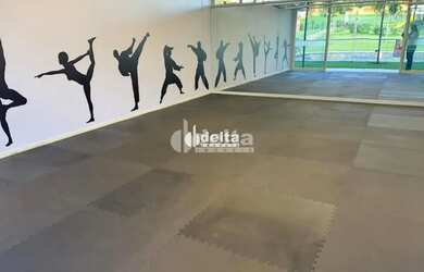 Imagem 2: Terreno no condomínio disponível para venda no bairro Granja Marileusa em Uberlândia-MG