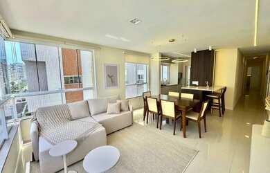 Imagem 5: 3 dormitórios mobiliado e decorado com sacada de frente na Zona Nova...