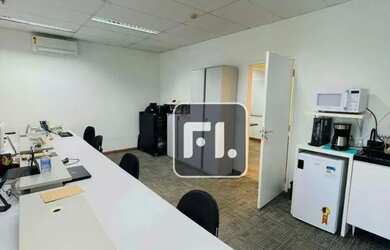 Imagem: O depósito possui 2 Vagas na garagem, 75m² de Área e está