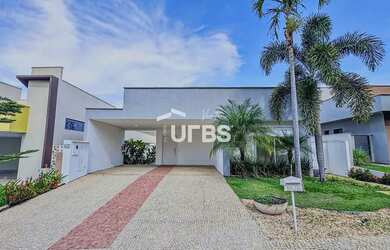 Imagem: A casa em condomínio possui 4 Dormitórios, 5 Banheiros, 4