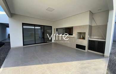 Imagem: A casa possui 3 Dormitórios, 4 Banheiros, 4 Vagas na garagem