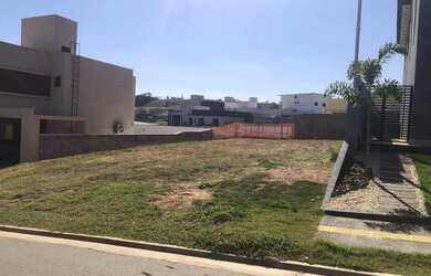 Imagem: O terreno possui 350m² de Área e está localizado em Jardins