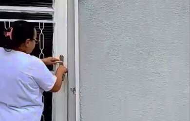 Imagem: A casa possui 3 Dormitórios e 2 Banheiros e está localizado