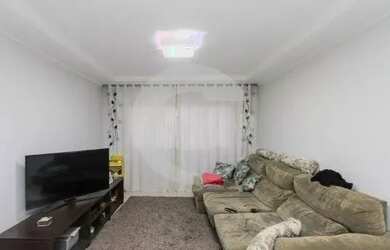 Imagem: A casa possui 3 Dormitórios, 4 Banheiros, 2 Vagas na garagem