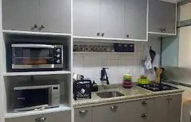 Imagem: O apartamento possui 2 Dormitórios, 1 Banheiro, 1 Vaga na garagem