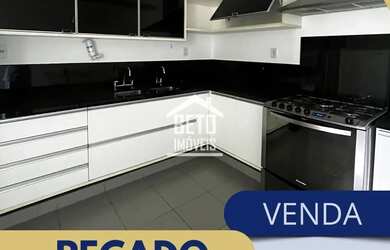 Imagem: O apartamento possui 4 Dormitórios, 3 Banheiros, 2 Vagas na