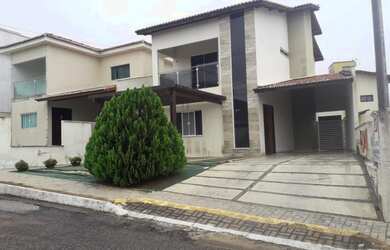 Imagem: A casa possui 2 Dormitórios, 1 Banheiro, 2 Vagas na garagem