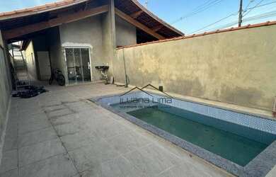 Imagem: A casa possui 2 Dormitórios, 1 Banheiro, 3 Vagas na garagem