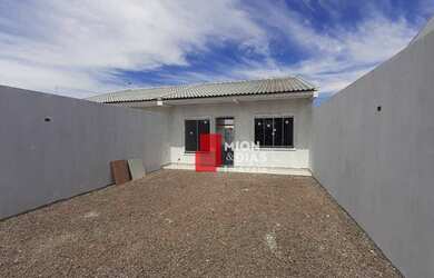 Imagem: A casa possui 2 Dormitórios, 1 Banheiro, 3 Vagas na garagem