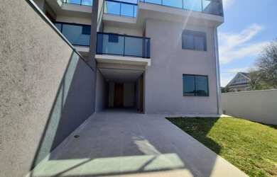 Imagem: A casa possui 3 Dormitórios, 1 Banheiro, 4 Vagas na garagem