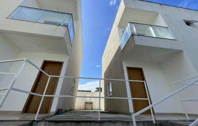 Imagem: A casa possui 2 Dormitórios, 2 Banheiros, 1 Vaga na garagem