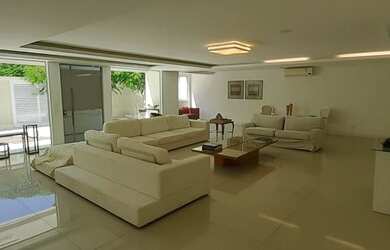 Imagem: A casa em condomínio possui 5 Dormitórios, 5 Banheiros, 5