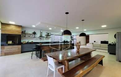 Imagem: A casa em condomínio para alugar possui 3 Dormitórios, 5 Banheiros