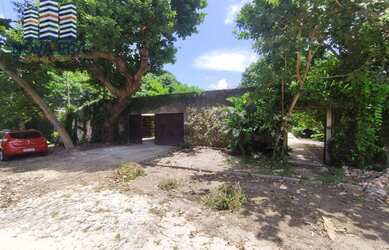 Imagem: A casa possui 4 Dormitórios, 2 Banheiros, 200m² de Área