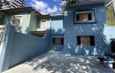 Imagem: O depósito possui 5 Vagas na garagem, 254-0m² de Área e está