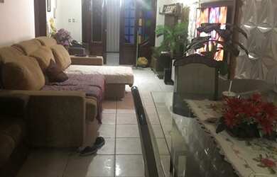 Imagem: A casa possui 2 Dormitórios, 2 Banheiros e está localizado