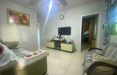 Imagem 2: Casa na Avenida Paraná a 4 Quadras da Praia no Balneário Nereidas em...