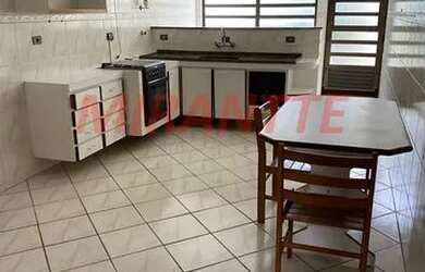 Imagem: A casa possui 2 Dormitórios, 3 Banheiros, 2 Vagas na garagem