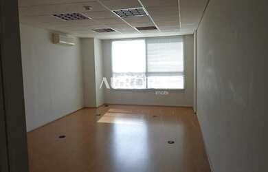 Imagem: O depósito possui 1 Vaga na garagem, 42m² de Área e está