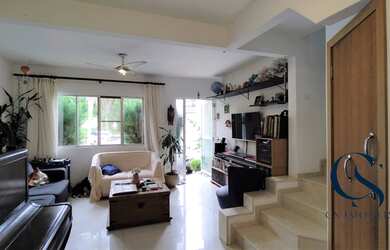 Imagem: A casa possui 2 Dormitórios, 2 Banheiros, 1 Vaga na garagem