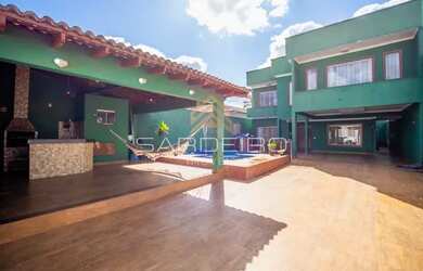 Imagem: A casa em condomínio possui 4 Dormitórios, 3 Banheiros, 5