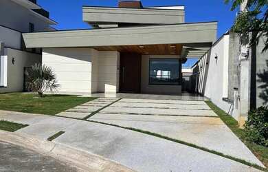 Imagem: A casa em condomínio possui 3 Dormitórios, 4 Banheiros, 5